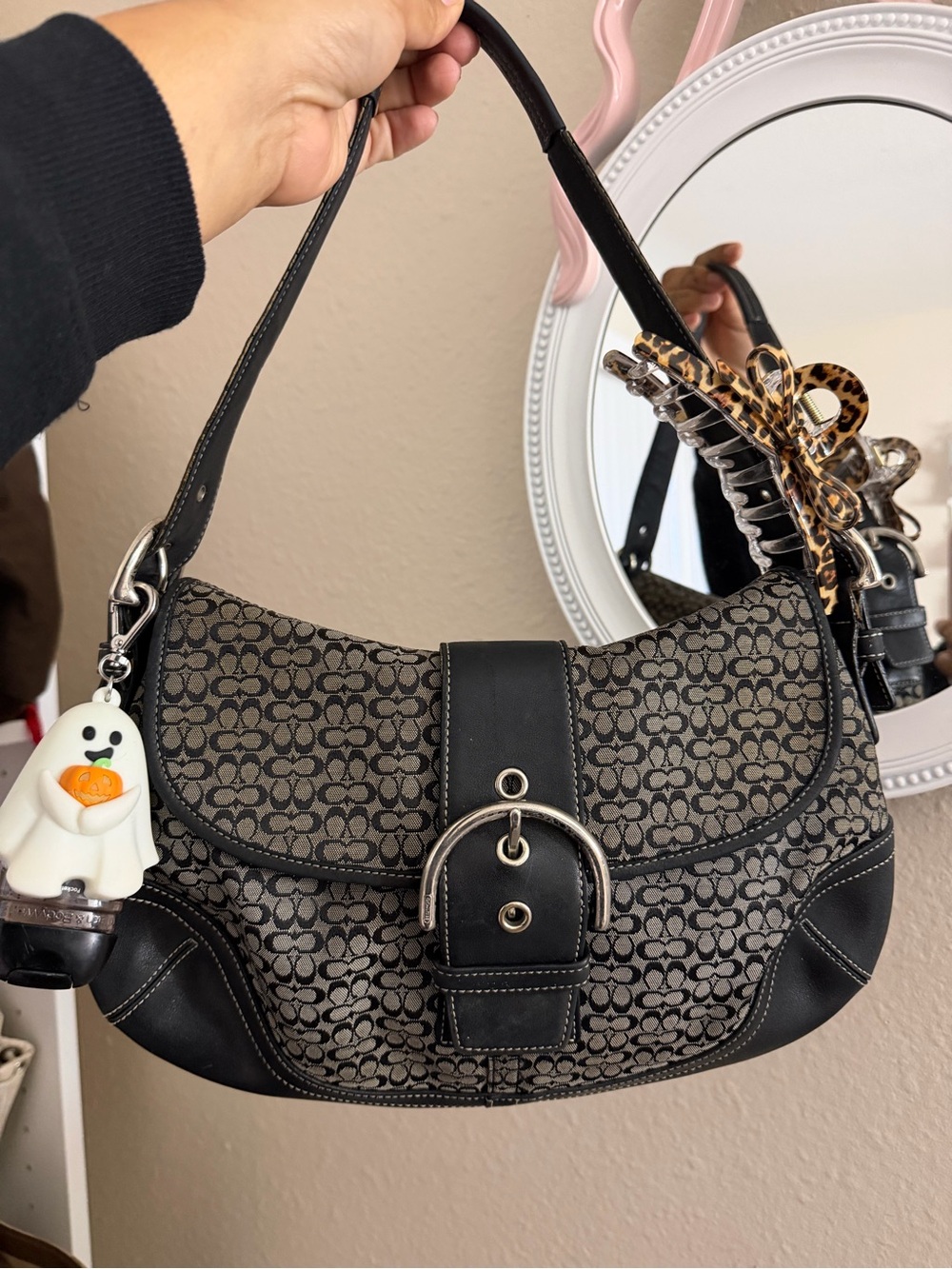 Coach signature Soho Shoulder Bag